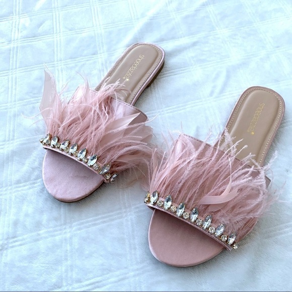 Shoe Dazzle Nia Faux Feathered Jeweled Slide Flat Sandal Boho Size 7 - Picture 15 of 16